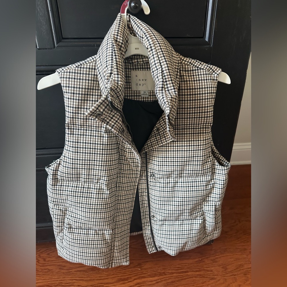 a new day Houndstooth Puffer Vest